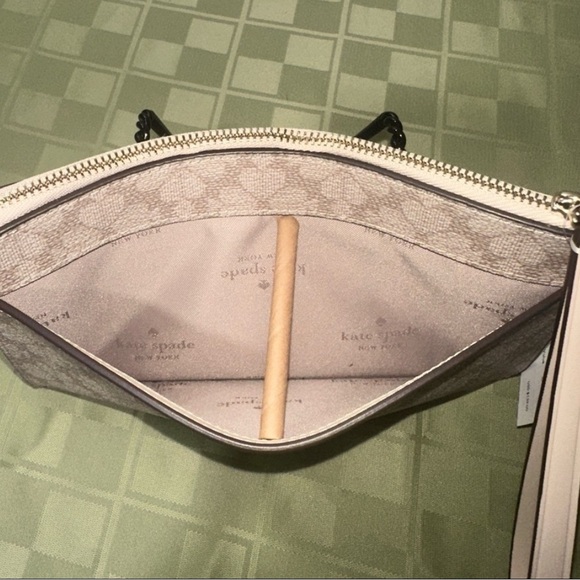 Kate Spade “Mushroom Cap” Wristlet Clutch - Picture 3 of 9